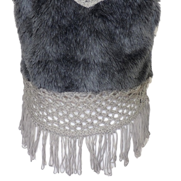 gimmicks by BKE Jackets & Coats Gimmicks By Bke Faux Fur Lace Small